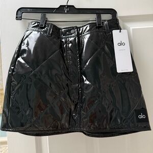 Snomoto Puffer Mini Skirt - ALO YOGA